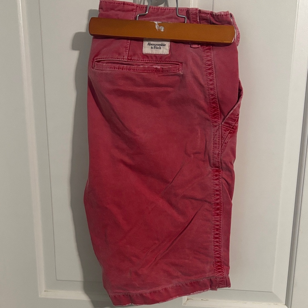 Abercrombie & Fitch Men's button fly shorts, size 33